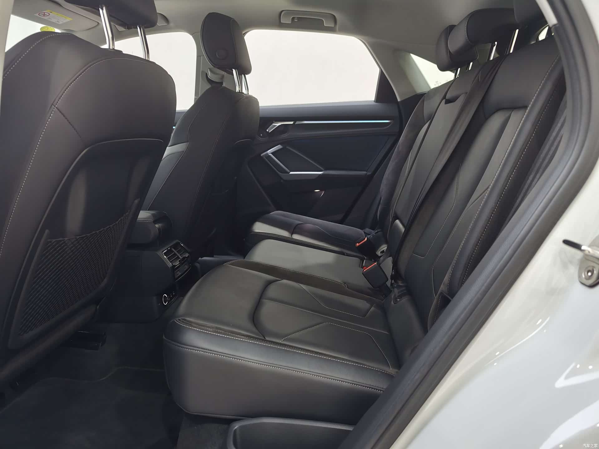 Audi Q3, 2022 8