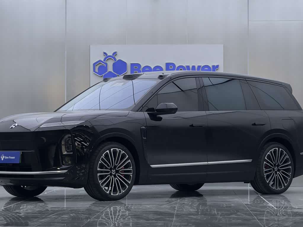NIO ES8