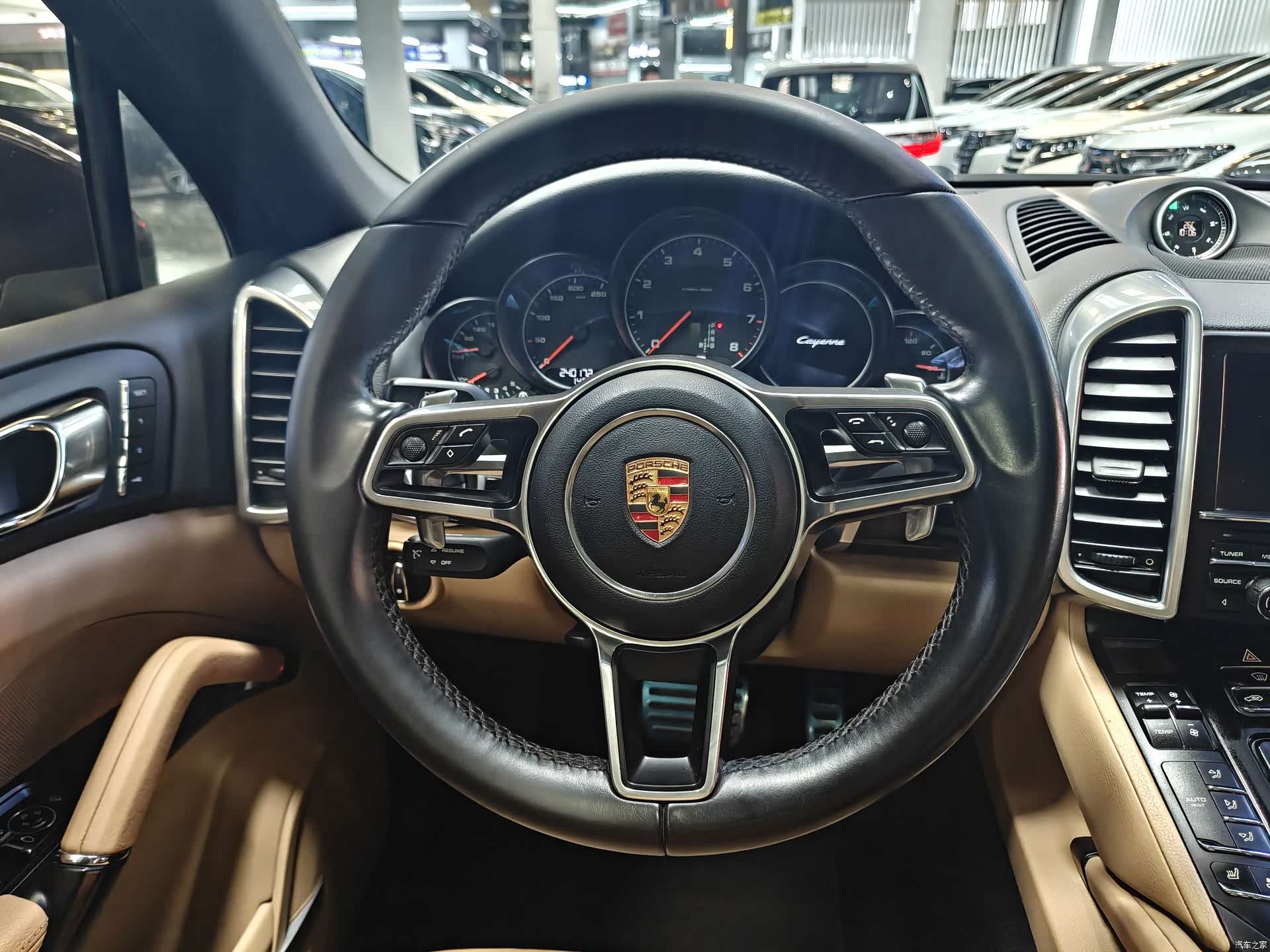 Porsche Cayenne, 2015 10