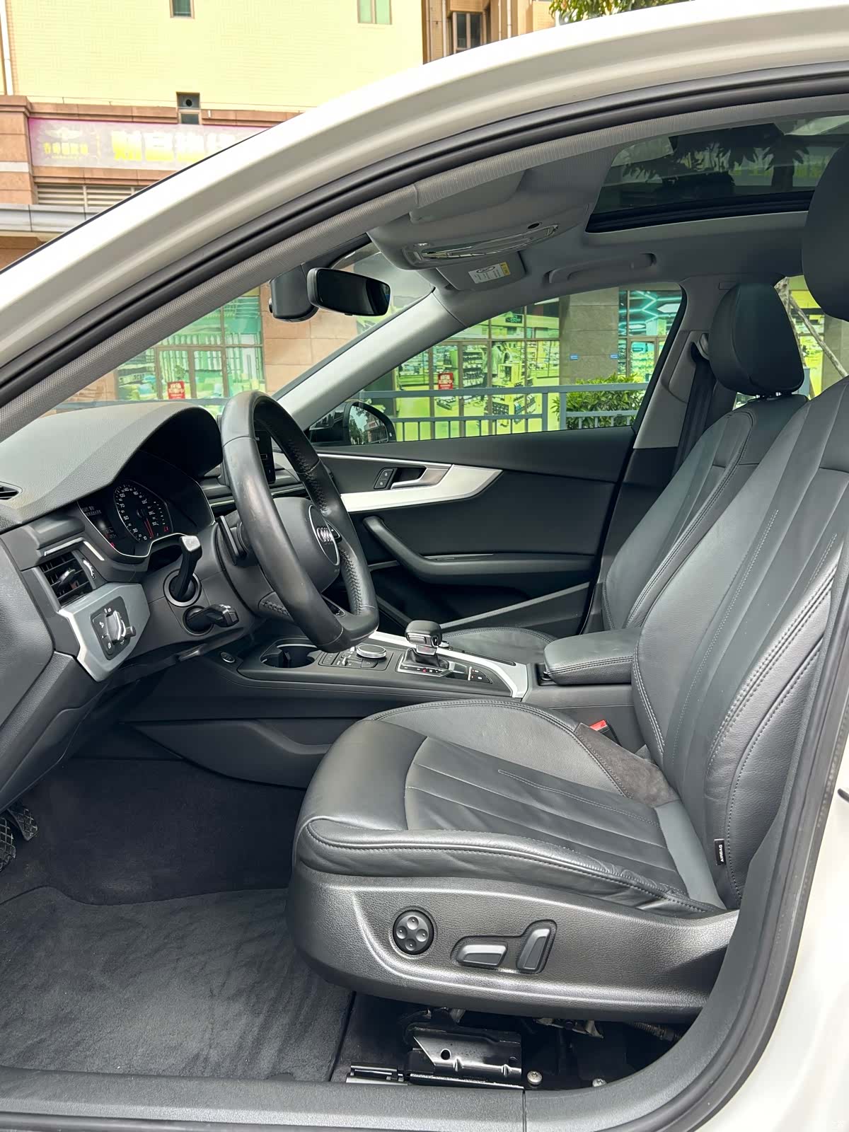 Audi A4L, 2019 11