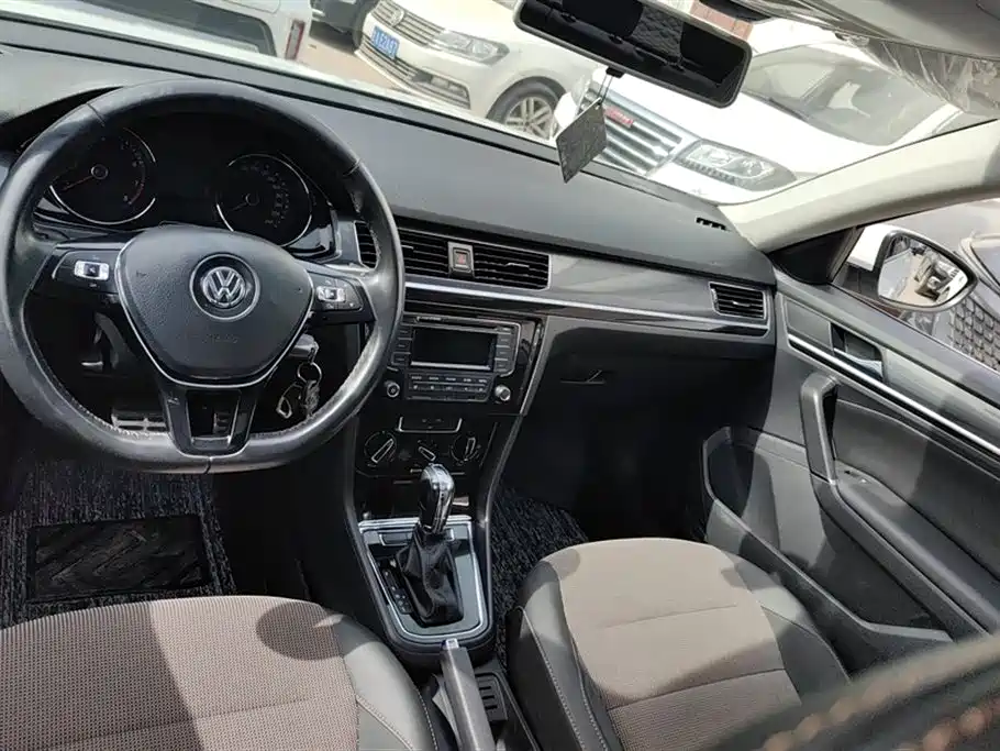 Volkswagen C-TREK Wei Collar