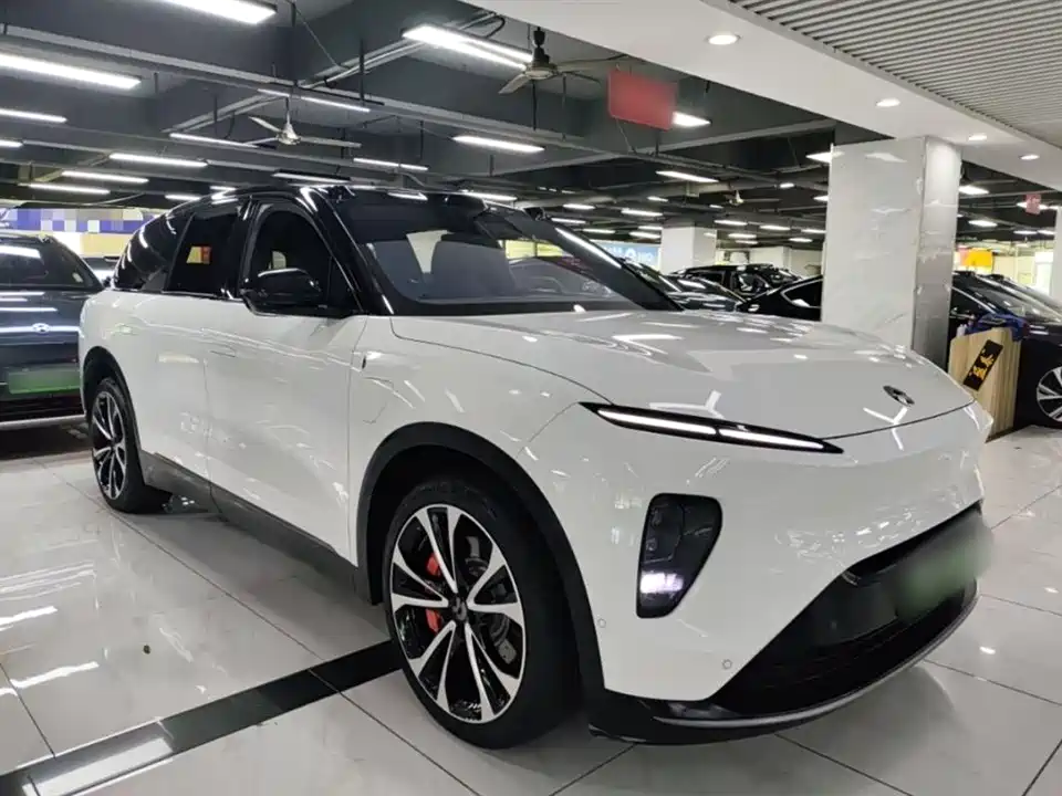 NIO ES8