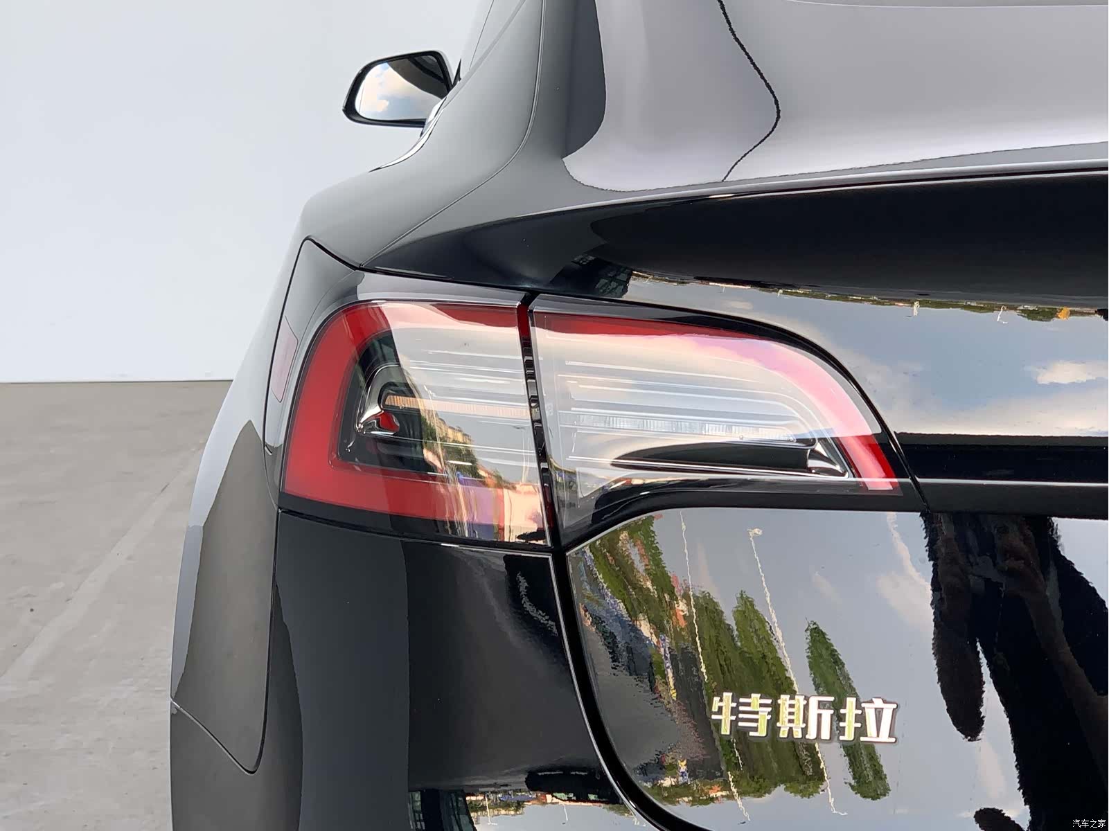 Tesla Model 3, 2023 13