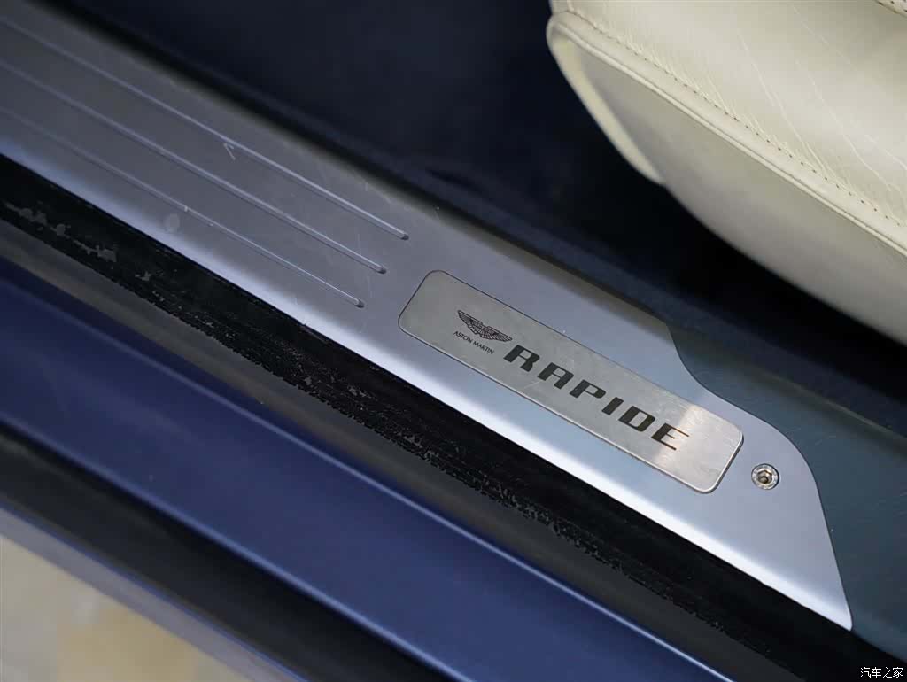 Aston Martin Rapide, 2011 31