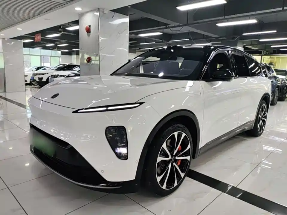 NIO ES8
