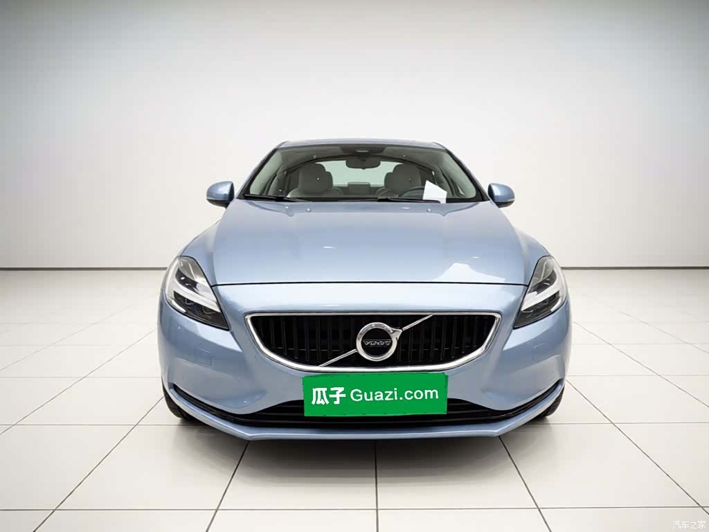 Volvo V40, 2019 24