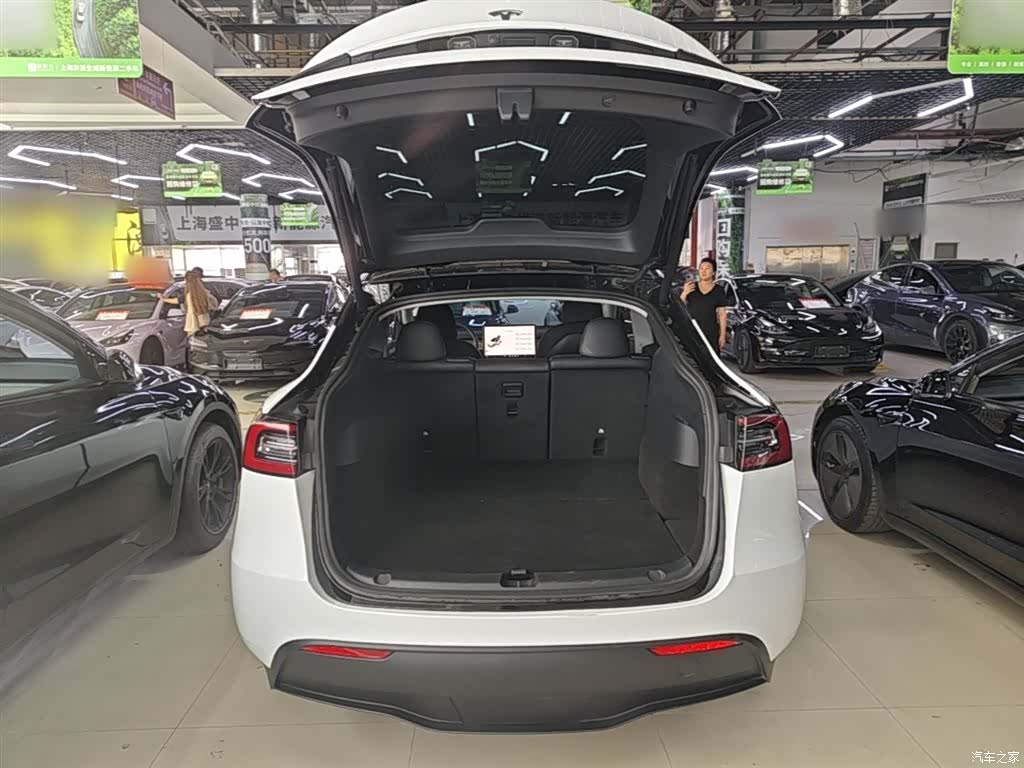 Tesla Model Y, 2022 19