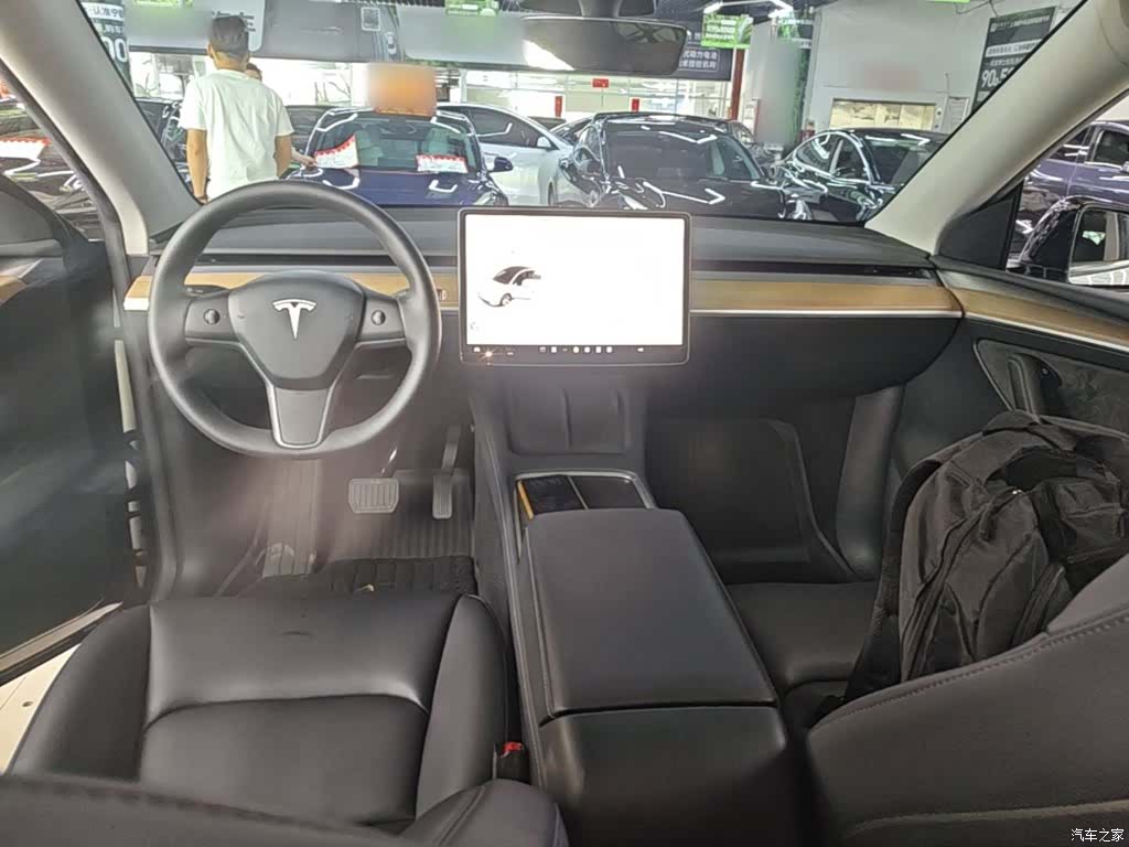 Tesla Model Y, 2022 10