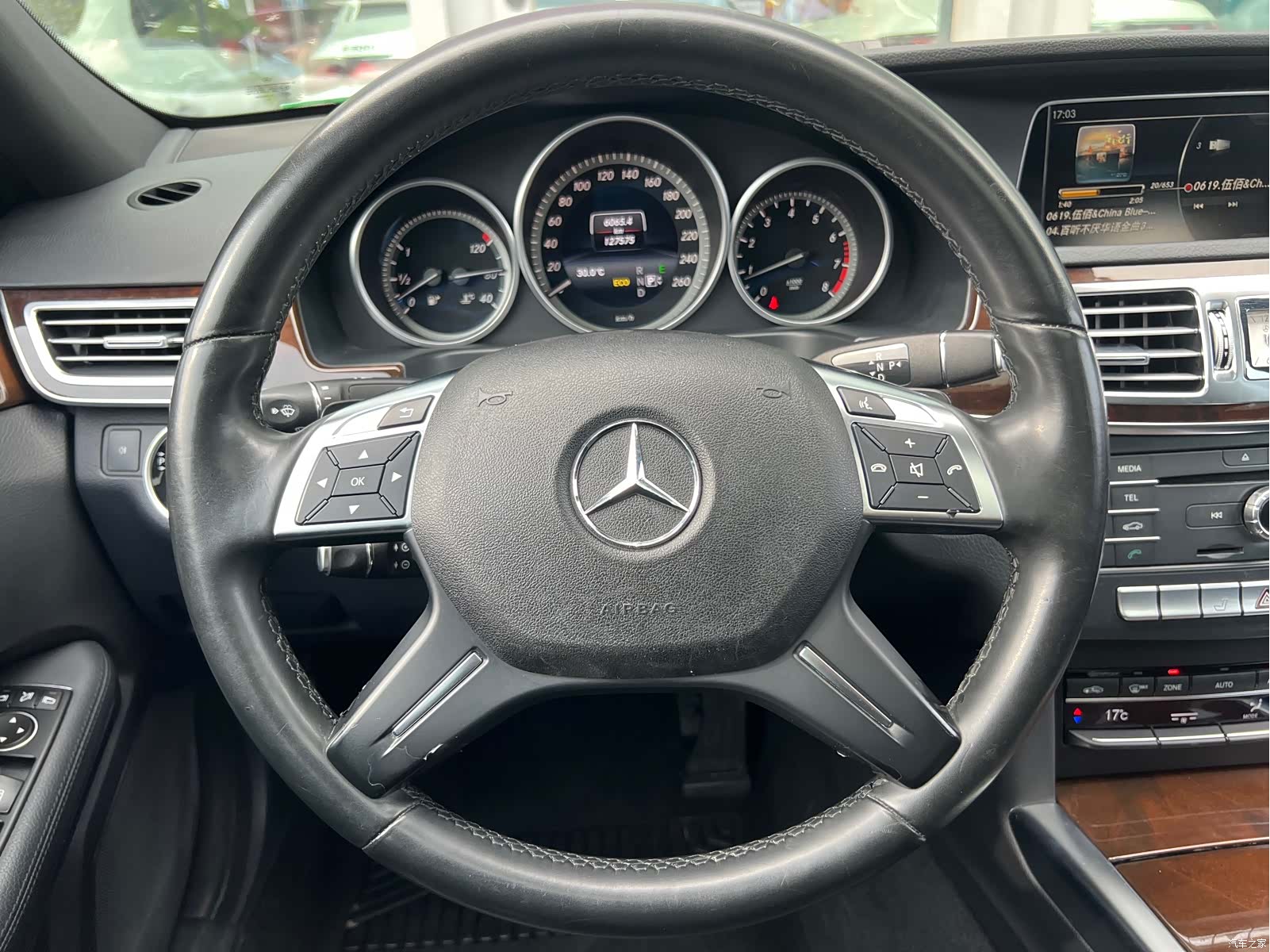 Mercedes-Benz E-Class, 2015 24
