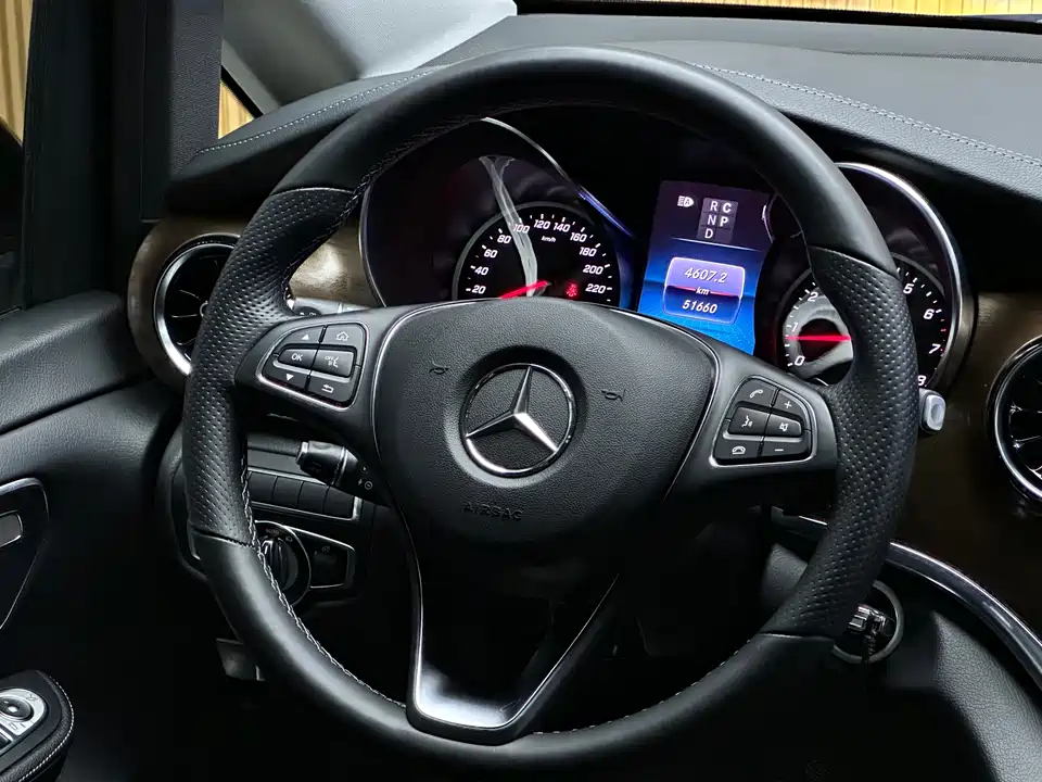 Mercedes-Benz V-class