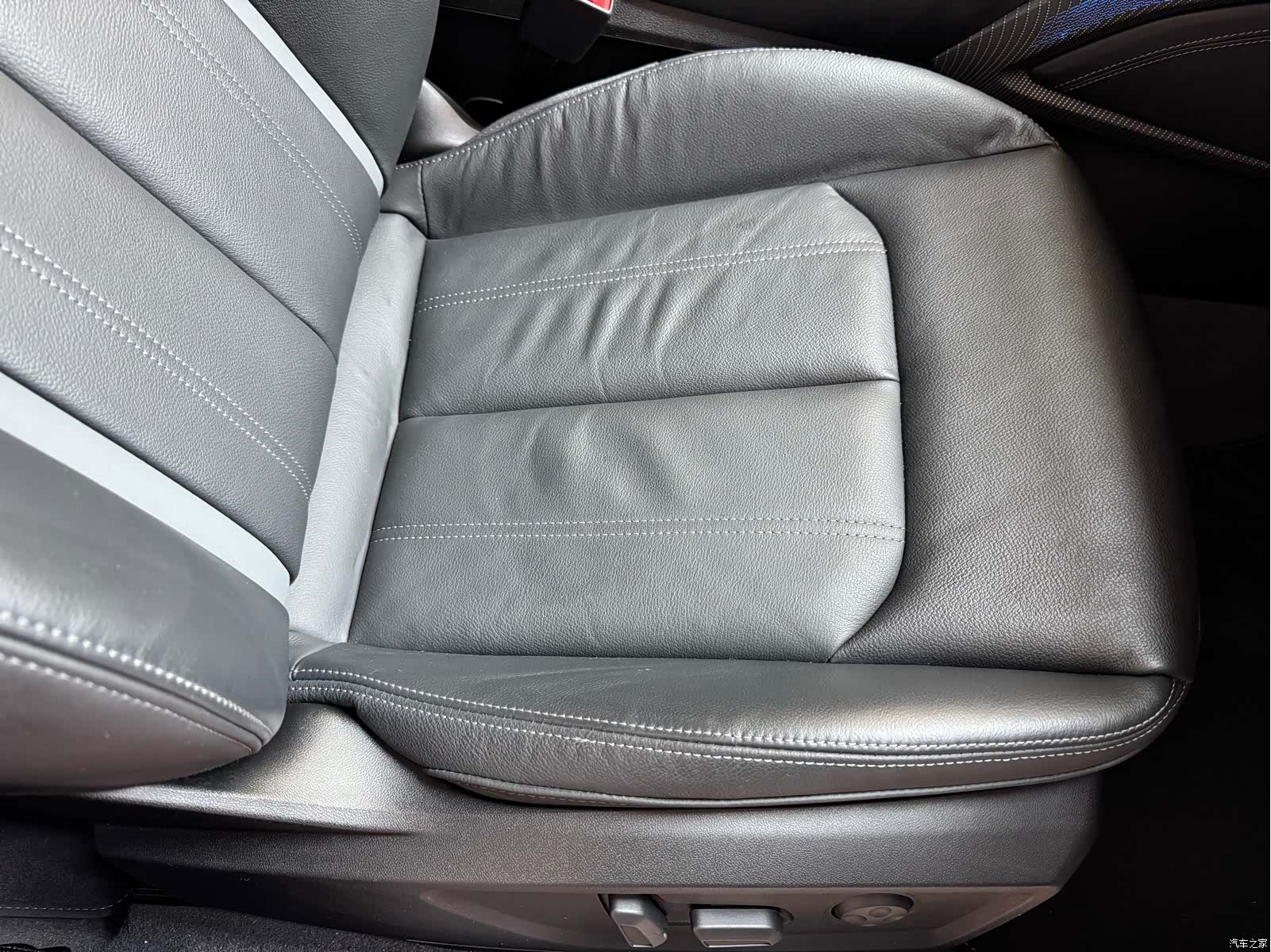 Audi Q2L, 2023 17
