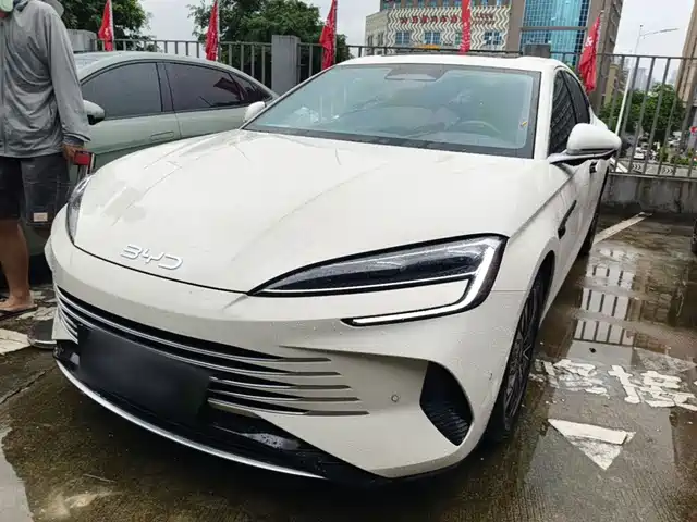 BYD Seal 07 DM-i 2025 — купить из Китая под заказ