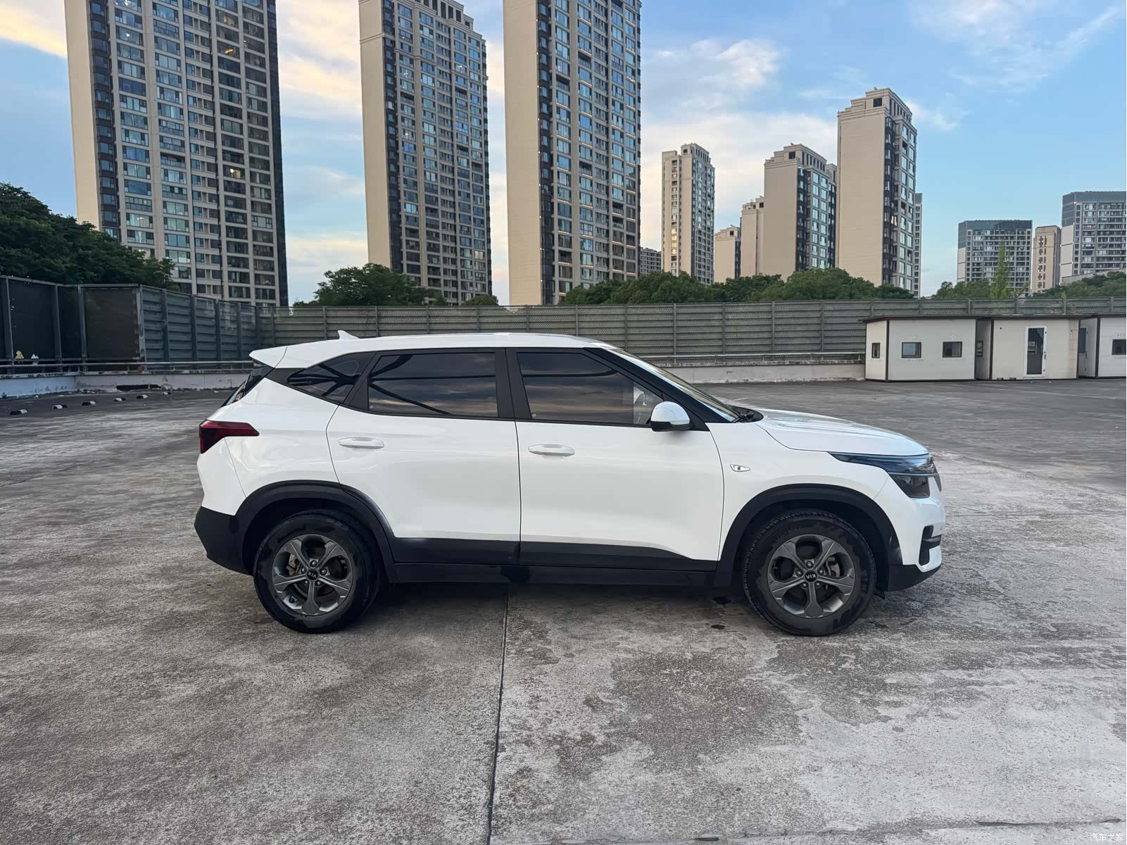 Kia KX3, 2020 4