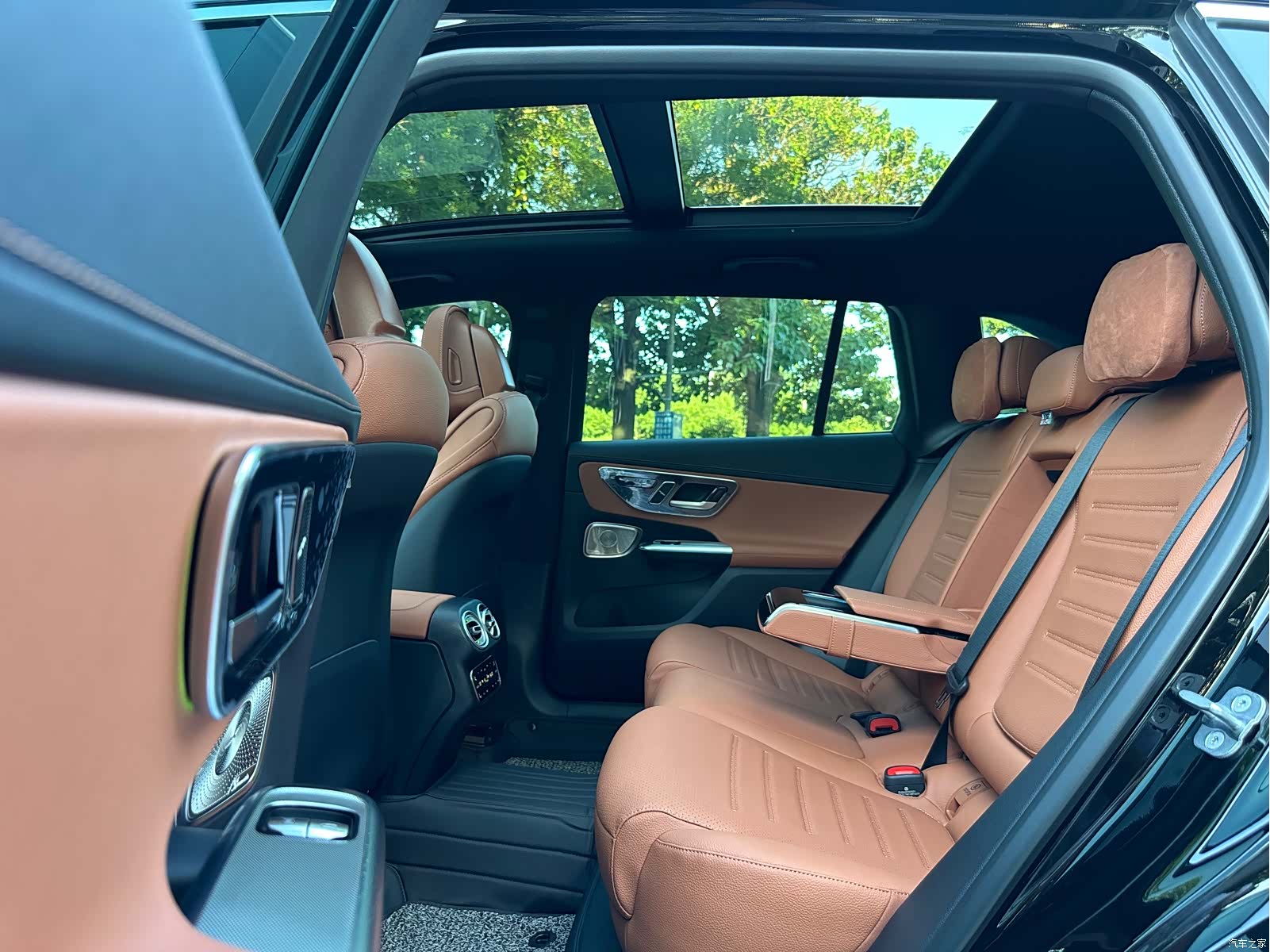 Mercedes-Benz GLC, 2025 10