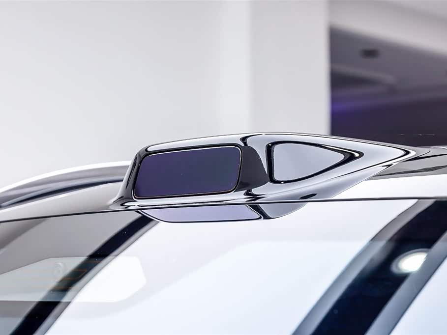 AITO Ask the world M9