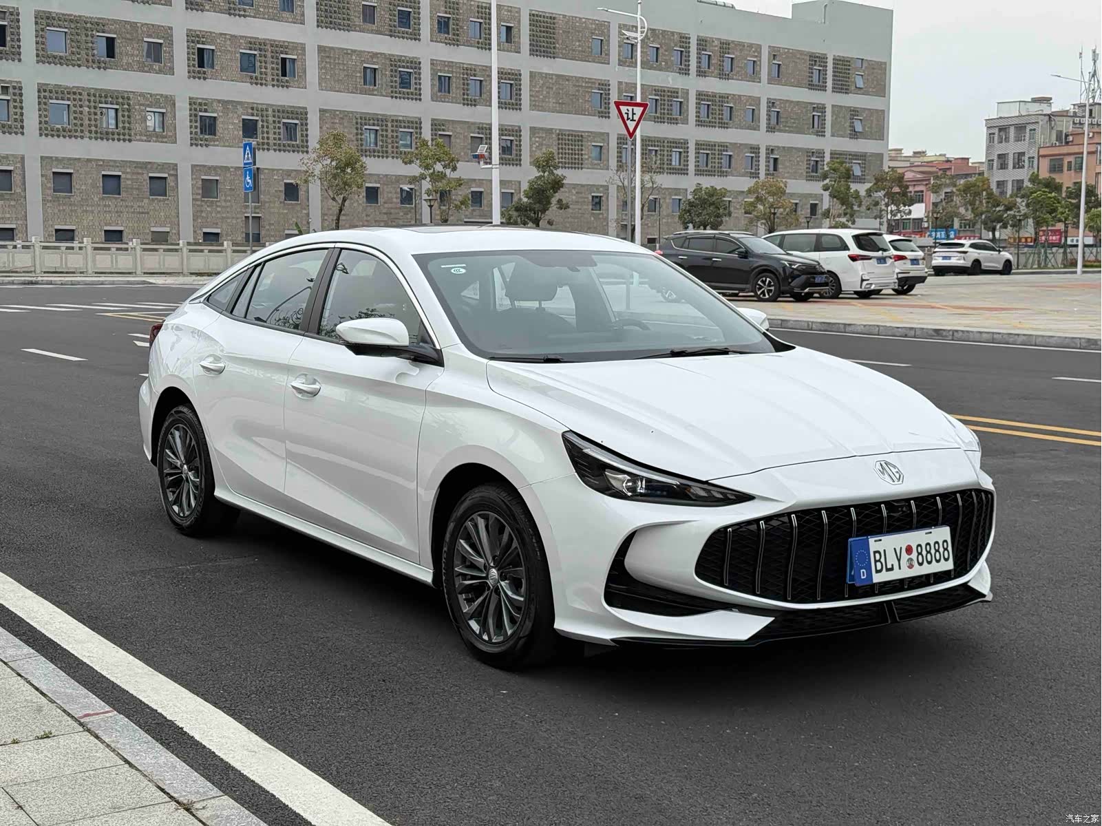 MG MG5, 2025 3