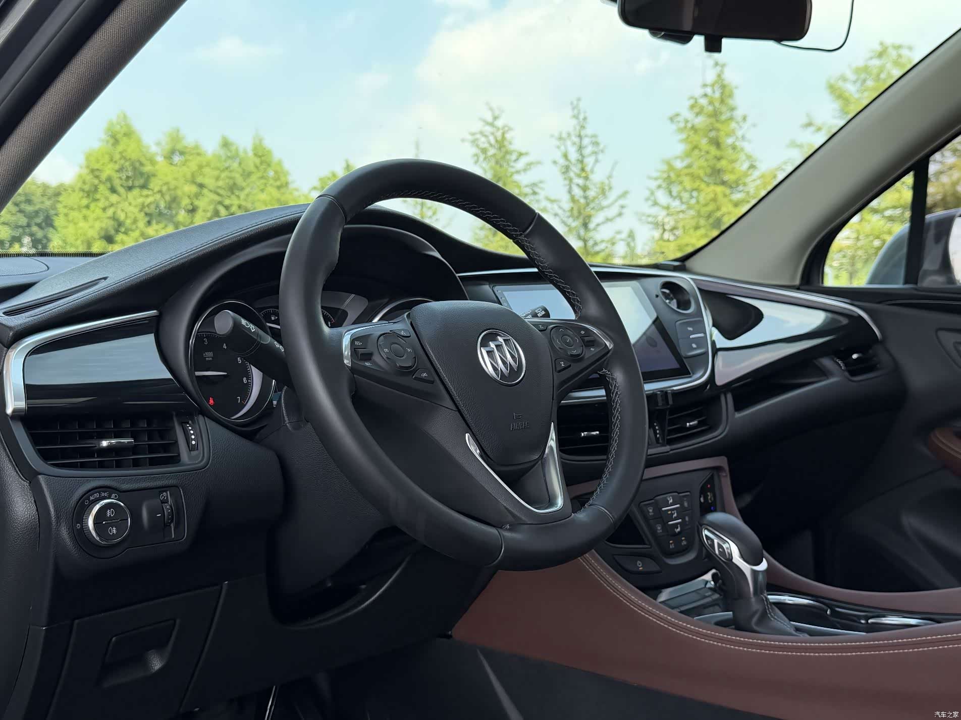 Buick Envision Plus, 2019 все фото