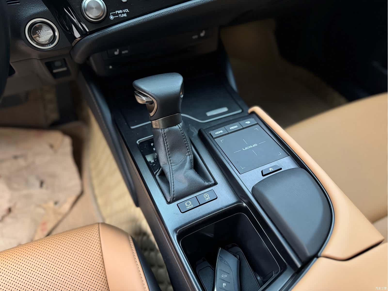 Lexus ES, 2022 13