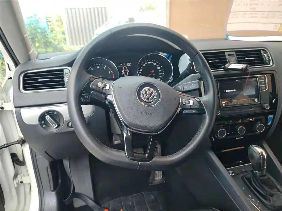 Volkswagen Sagitar