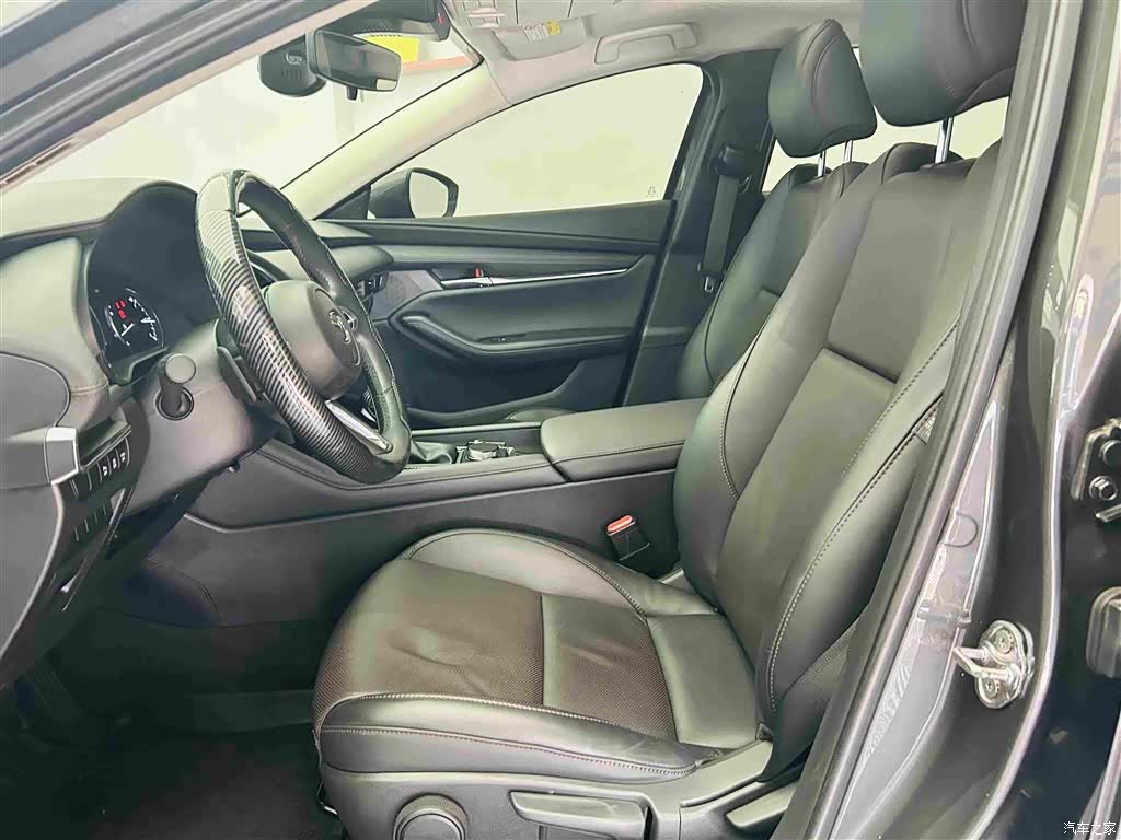 Mazda Mazda3, 2021 19
