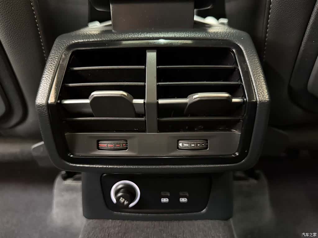 Audi Q3, 2023 19