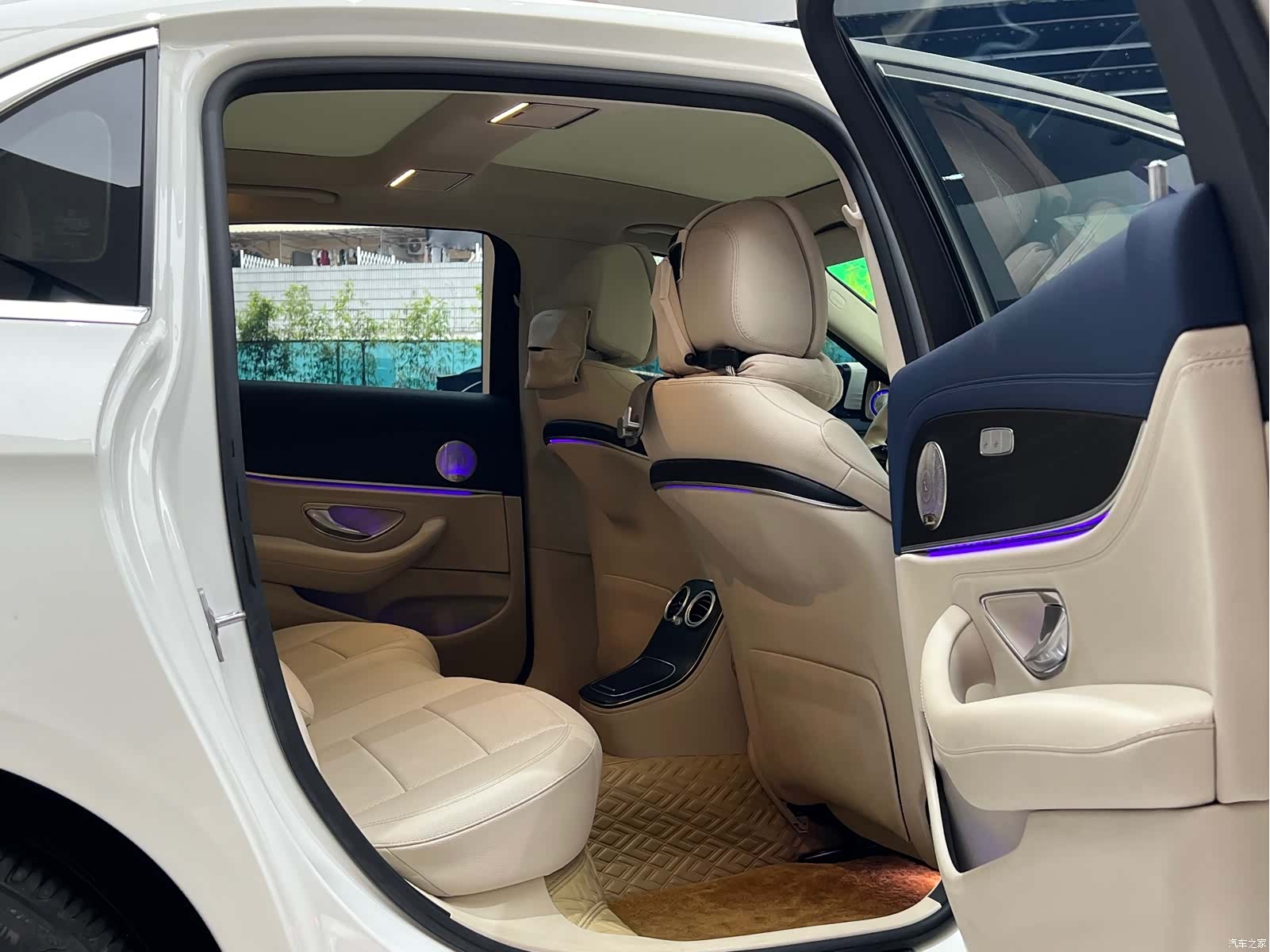 Mercedes-Benz E-Class, 2021 23