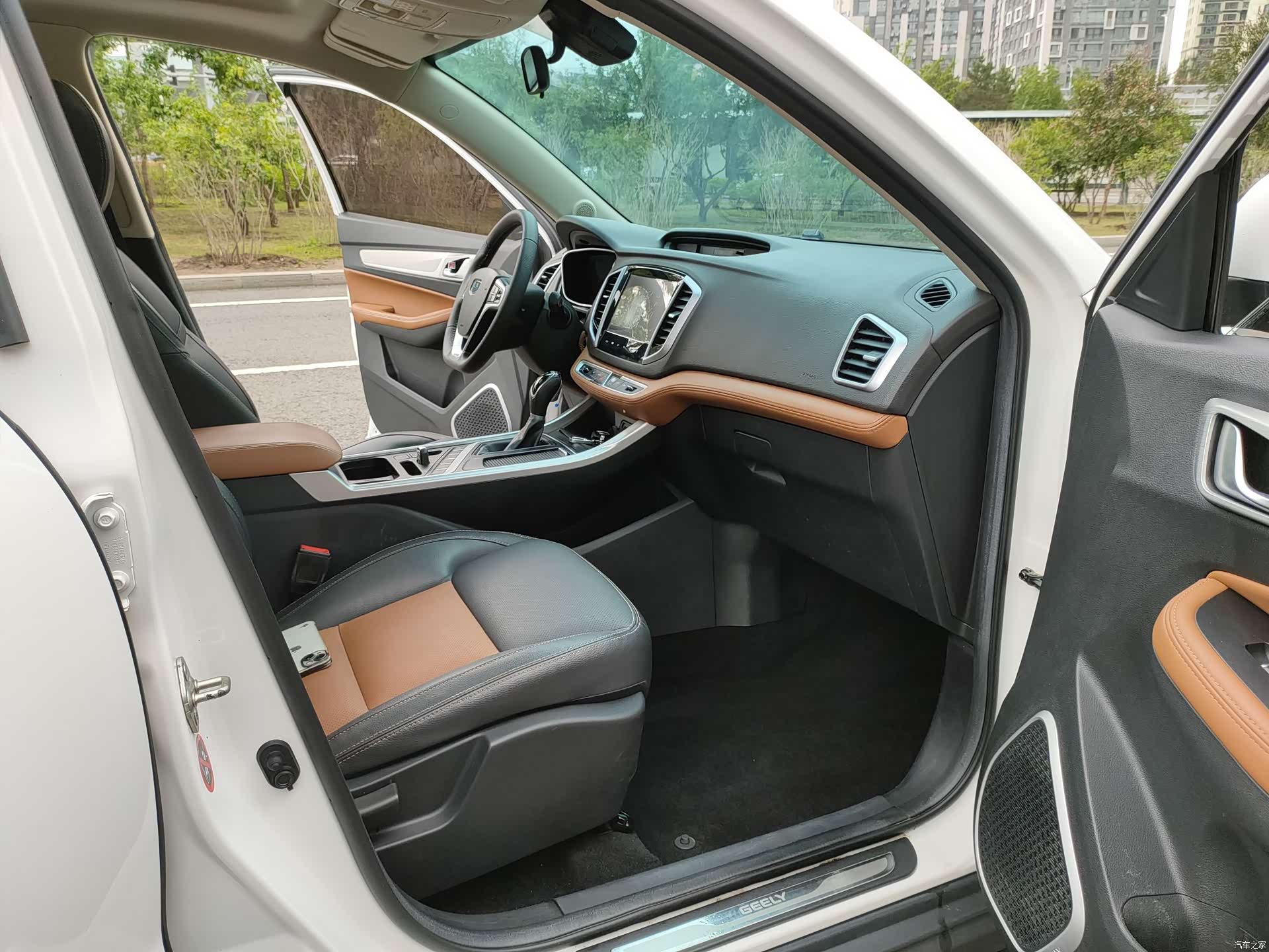 Geely X6, 2018 13