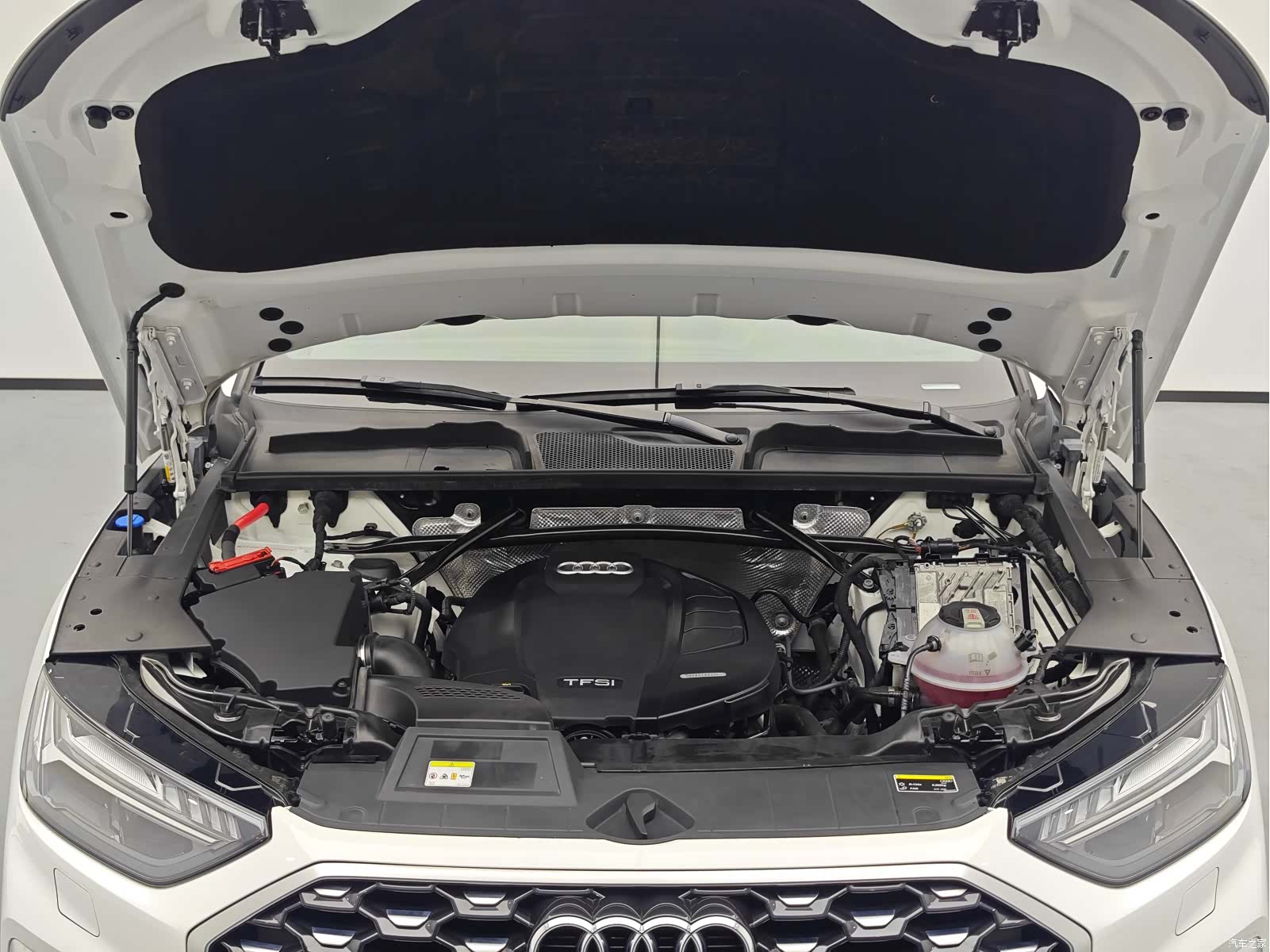 Audi Q5L, 2022 11