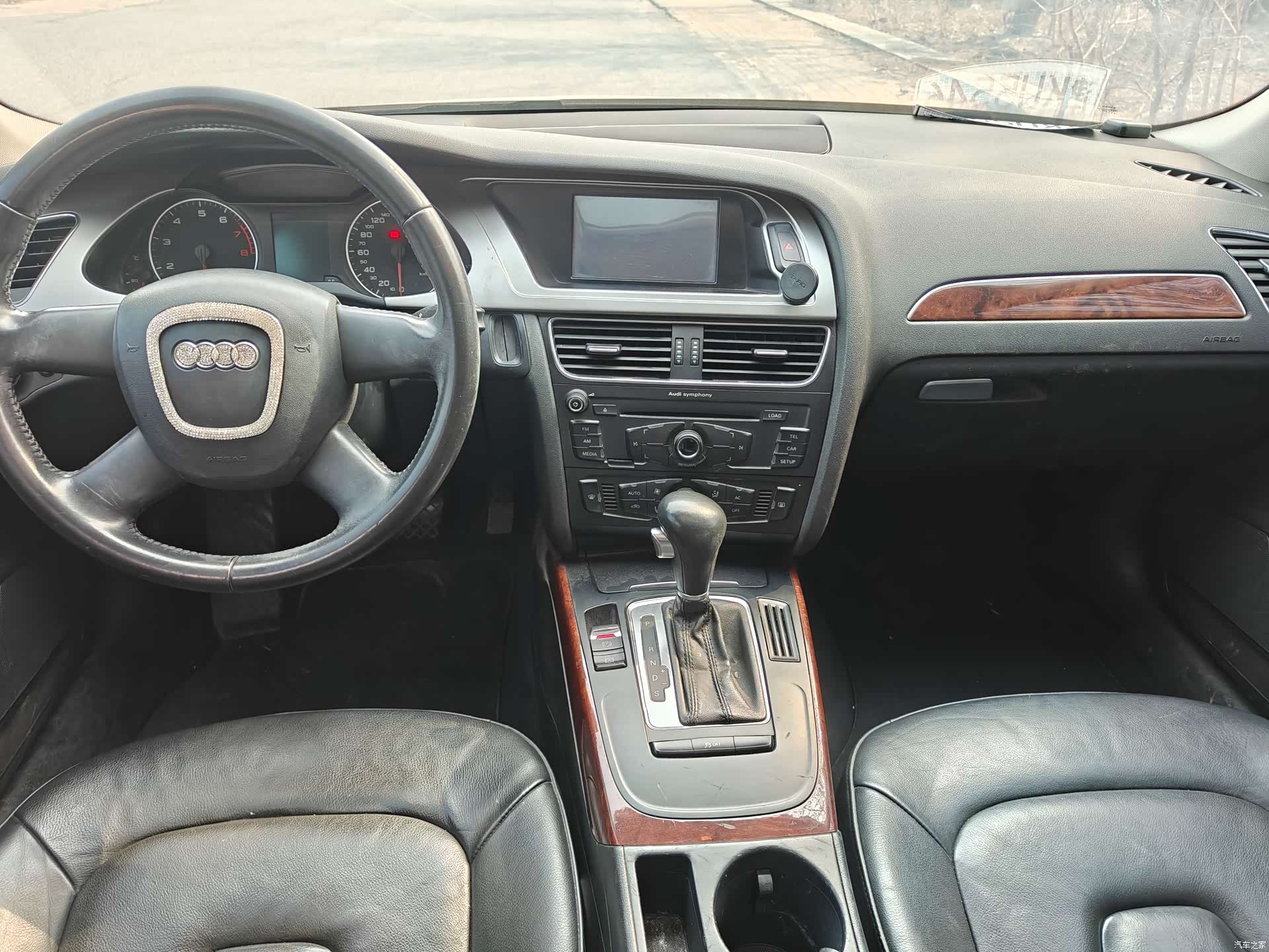 Audi A4L, 2011 6
