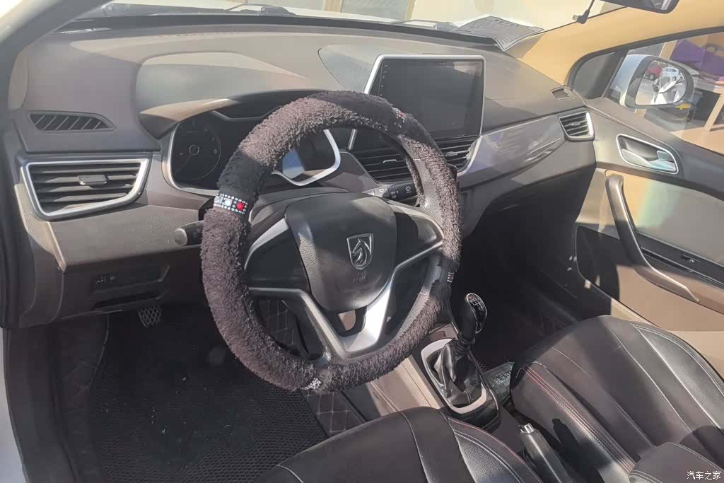 Wuling 310W, 2018 12