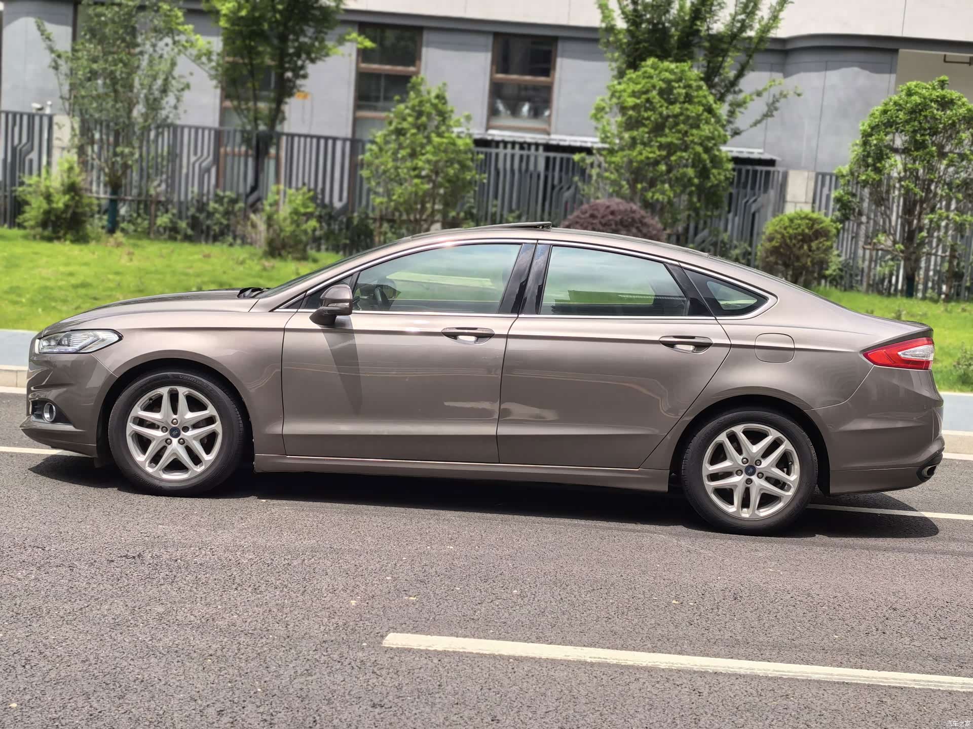 Ford Mondeo, 2015 4