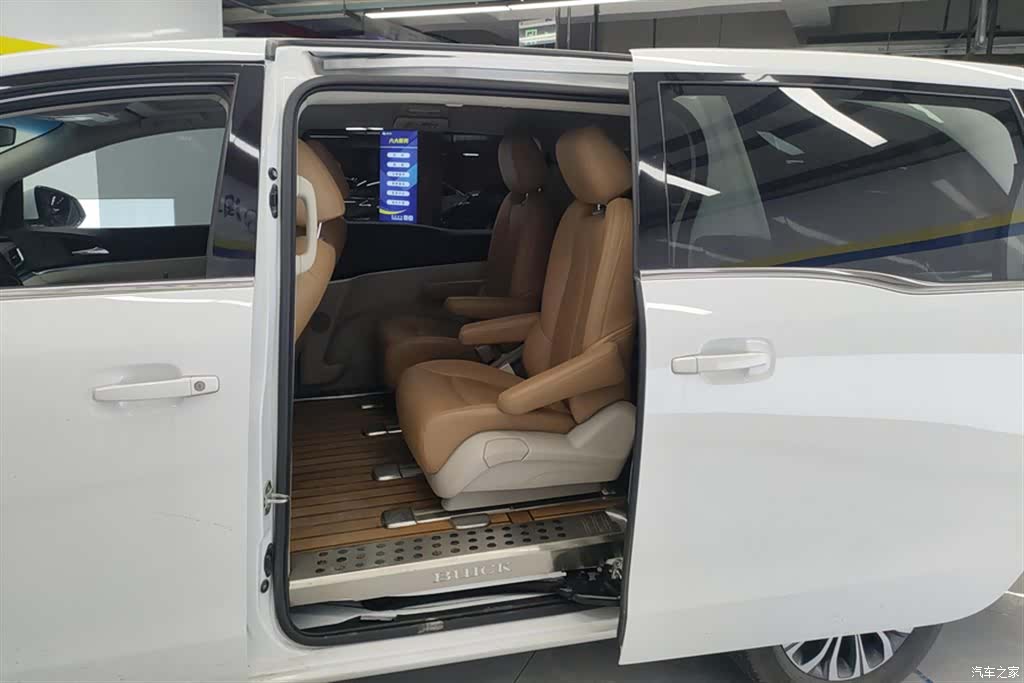 Buick GL8, 2022 11