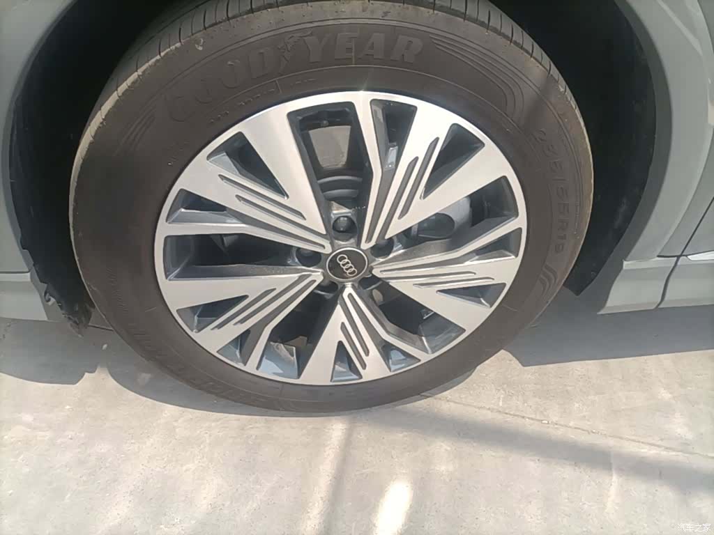 Audi Q4 e-tron, 2024 23