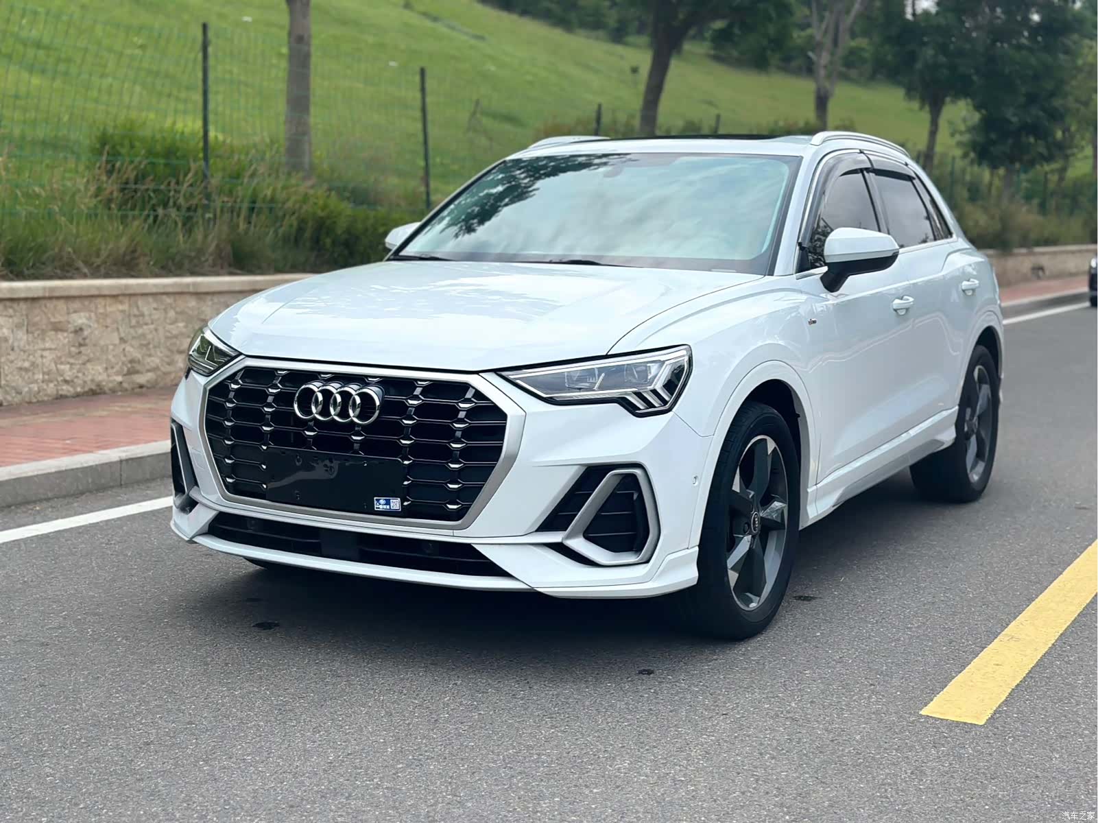 Audi Q3, 2022 1