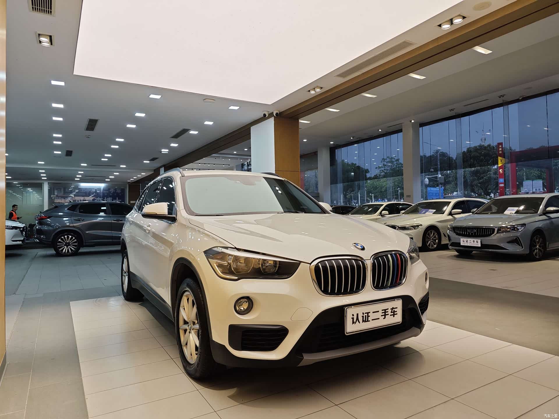 BMW X1, 2019 все фото