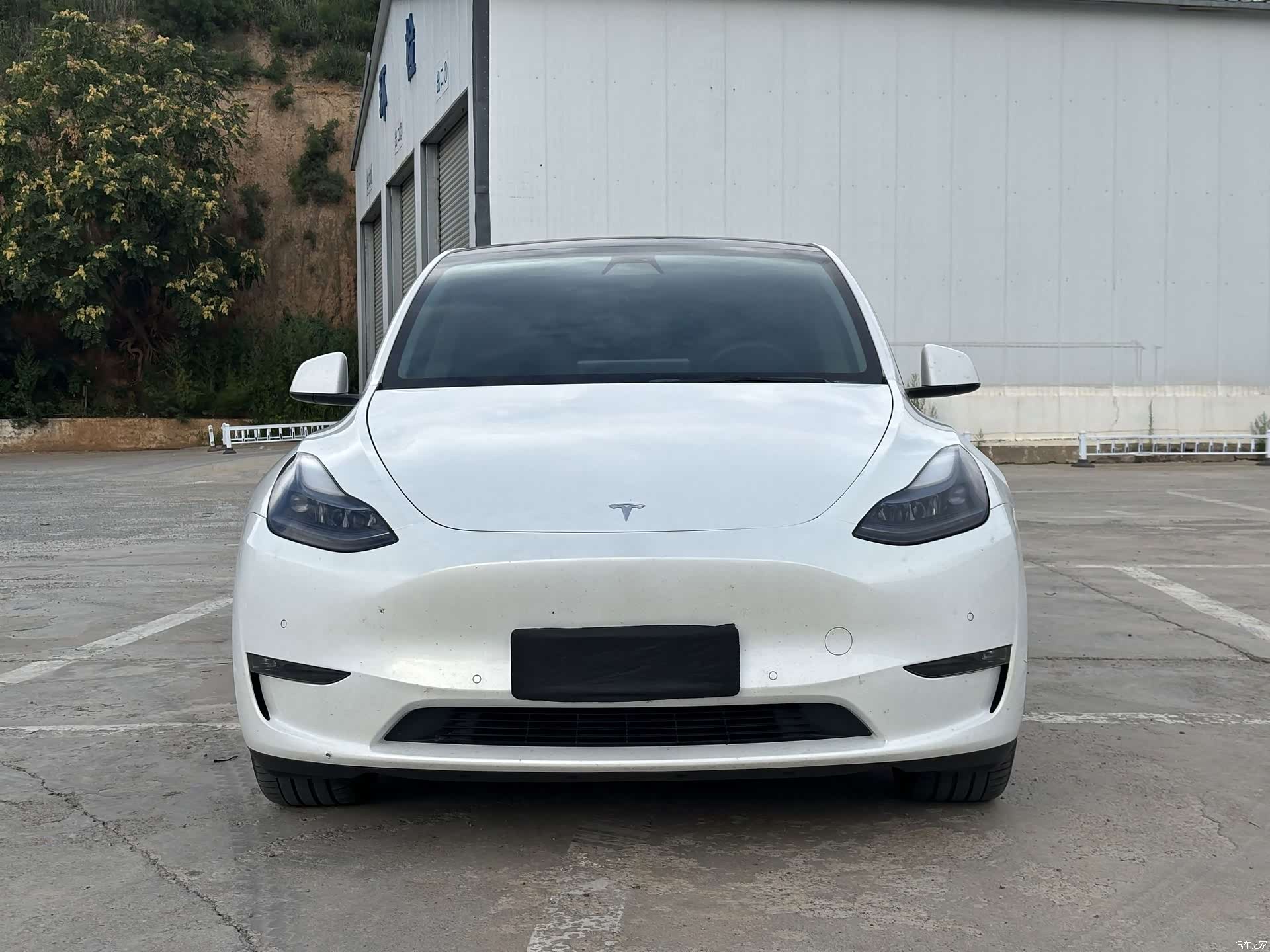 Tesla Model Y, 2023 2