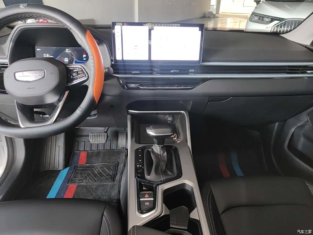 Geely Emgrand, 2025 13