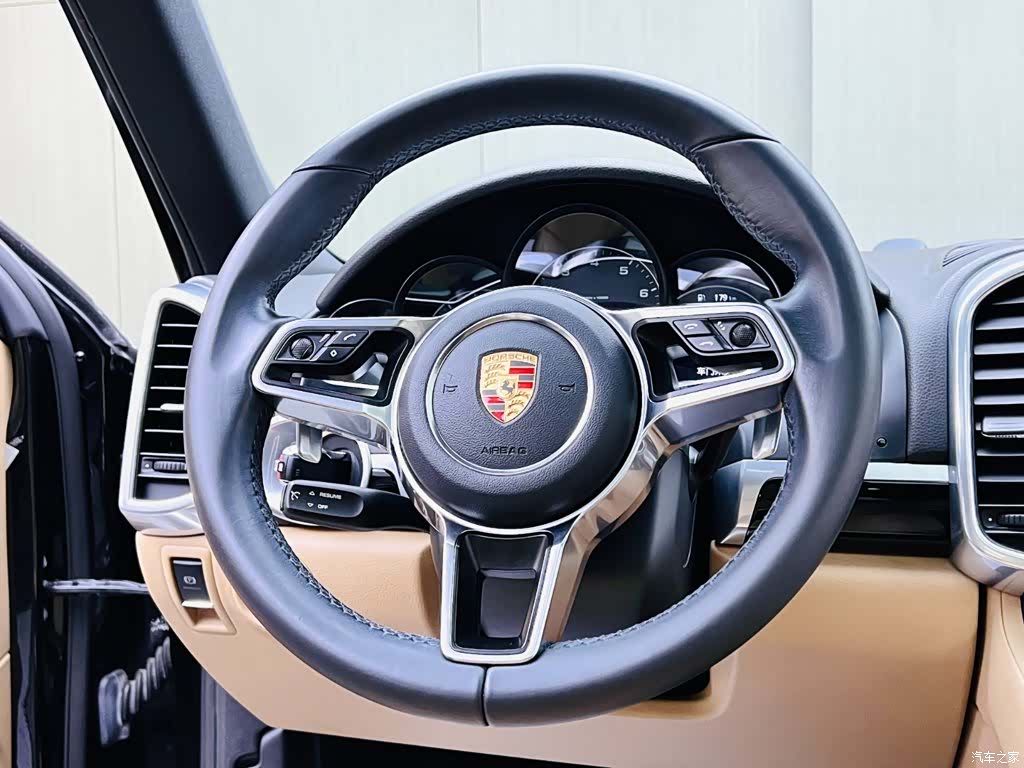 Porsche Cayenne, 2015 10
