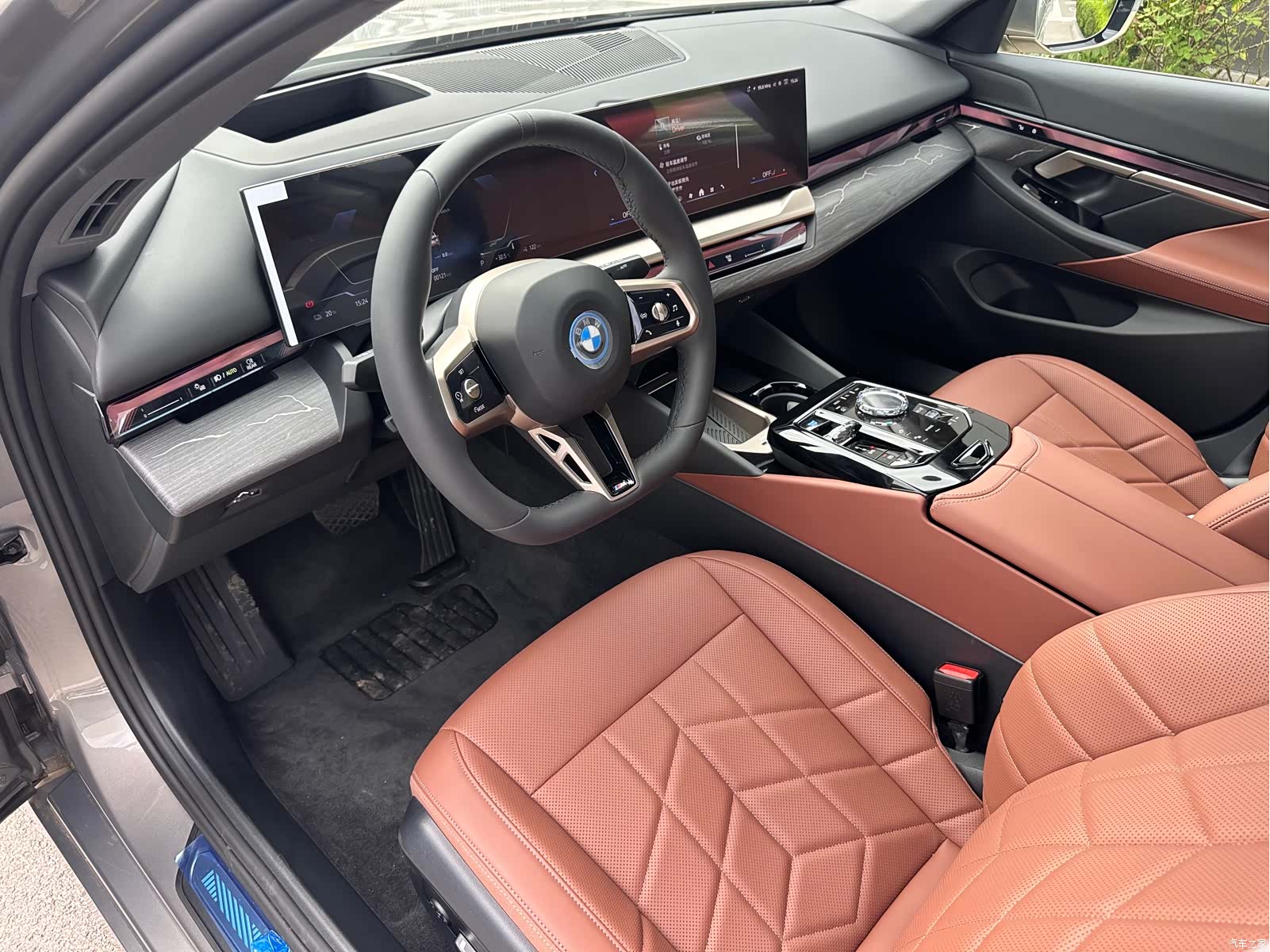 BMW i5, 2025 3