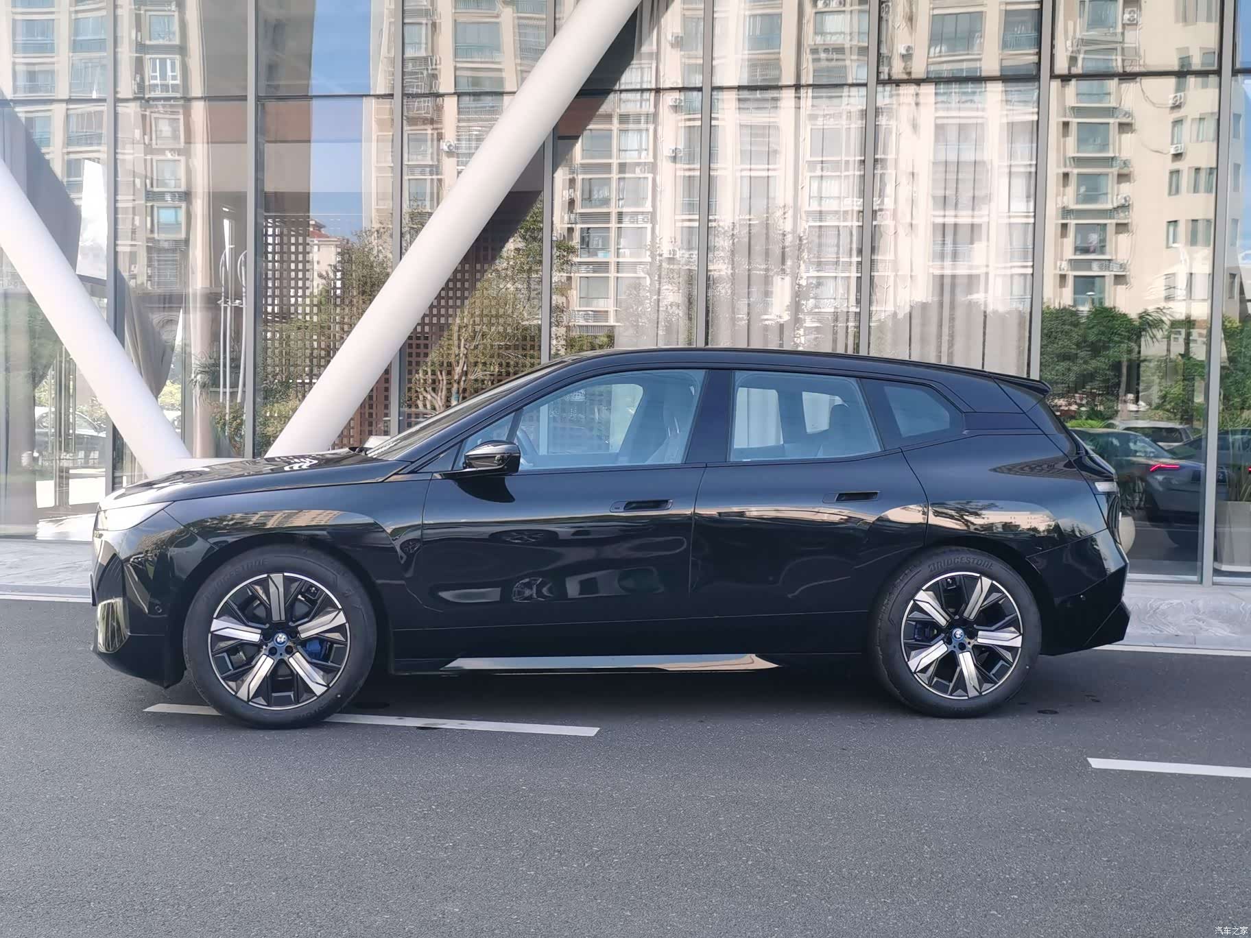 BMW iX, 2023 3