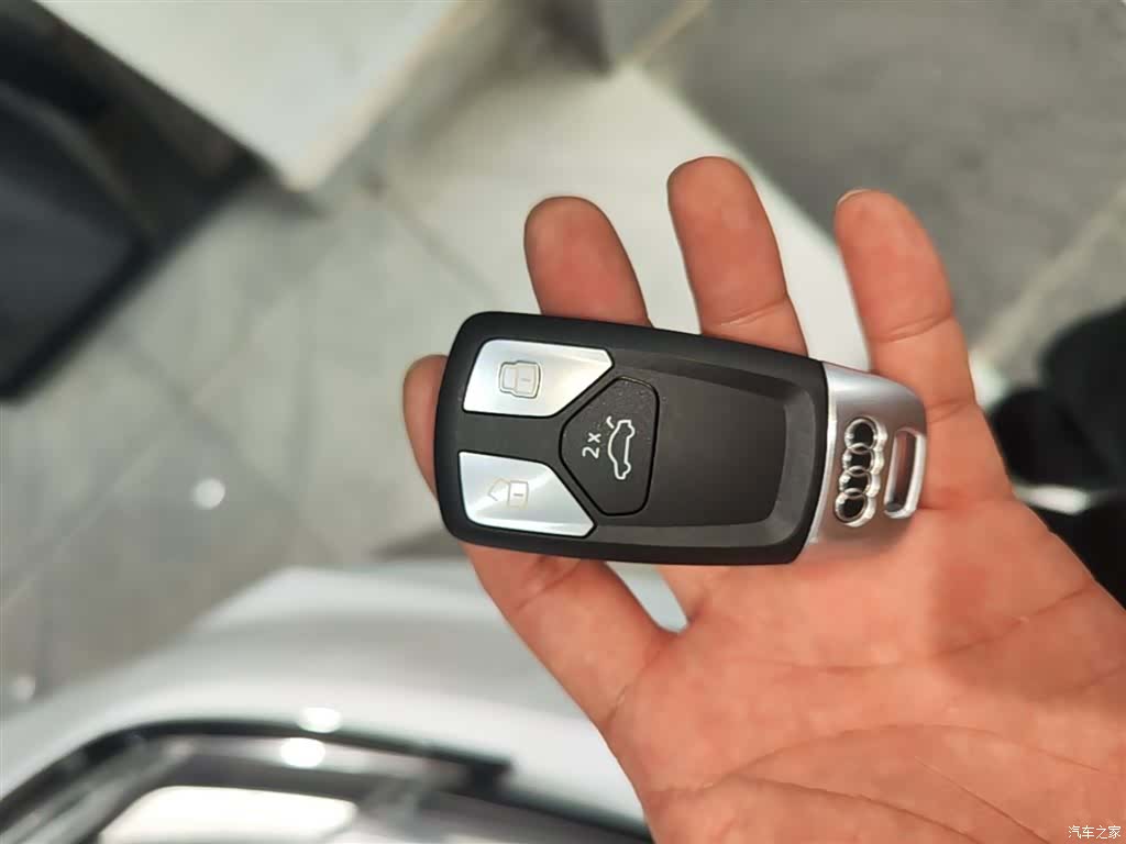 Audi A4L, 2019 21