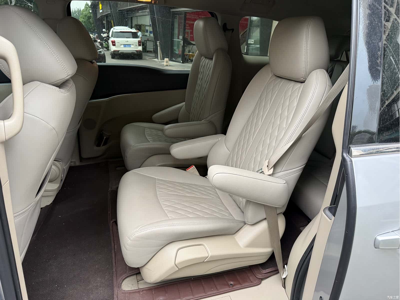 Buick GL8, 2020 4