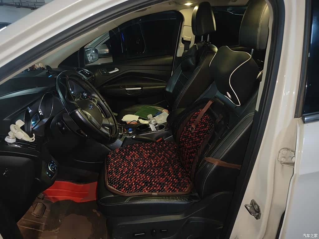 Ford Kuga, 2015 11