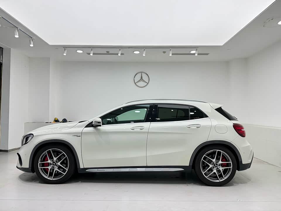 Mercedes-Benz GLA AMG