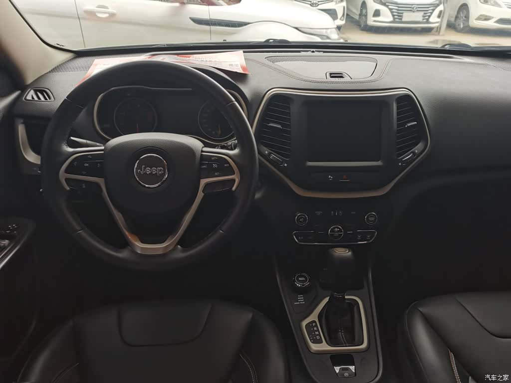 Jeep Cherokee, 2017 11