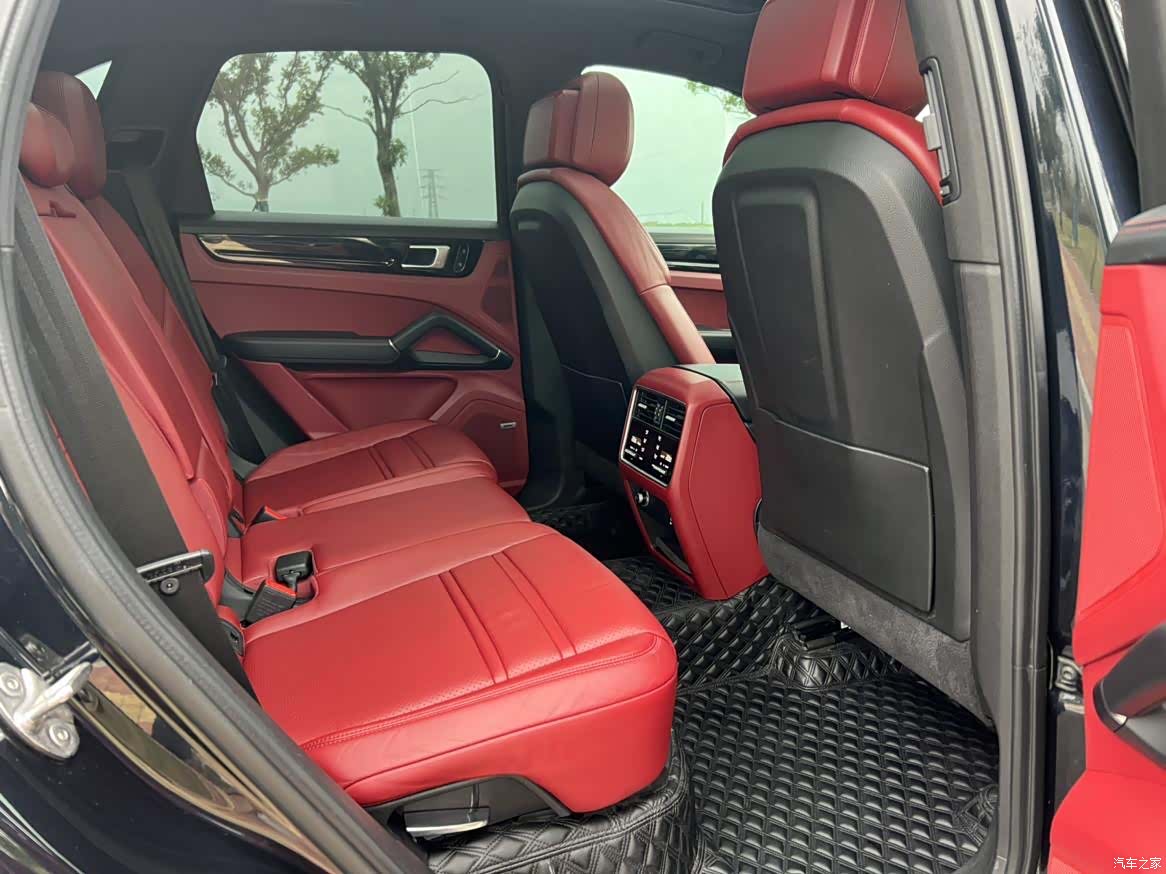Porsche Cayenne, 2023 10