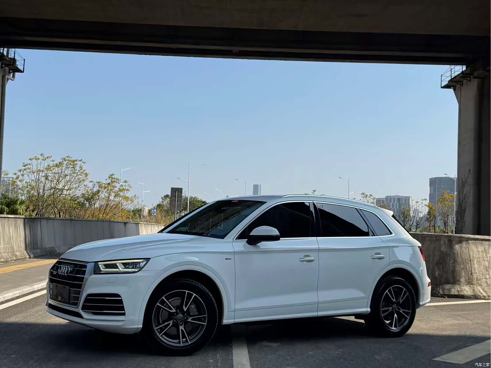 Audi Q5L, 2018 1