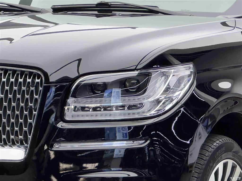 Lincoln Navigator, 2022 3