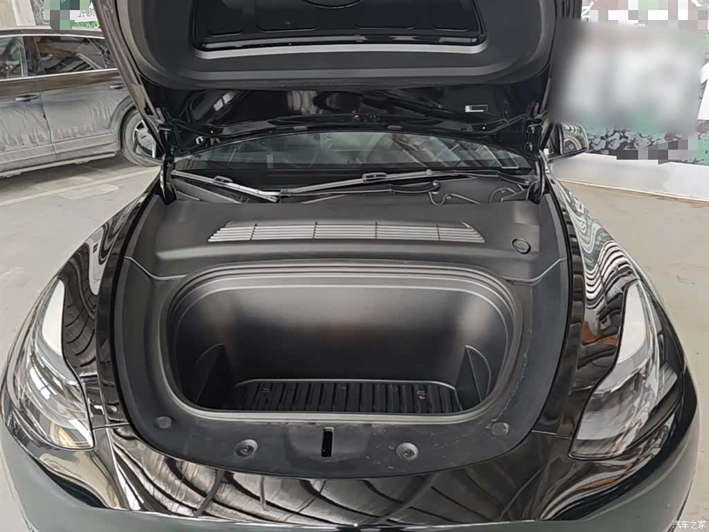 Tesla Model Y, 2023 20