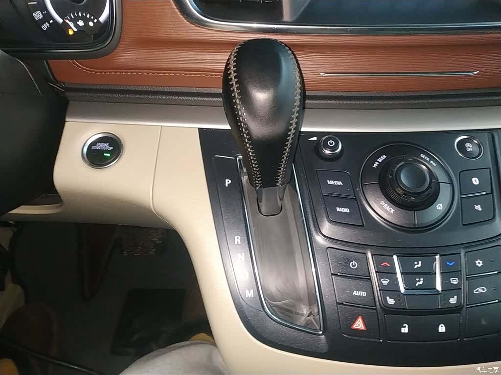 Buick GL8, 2020 11